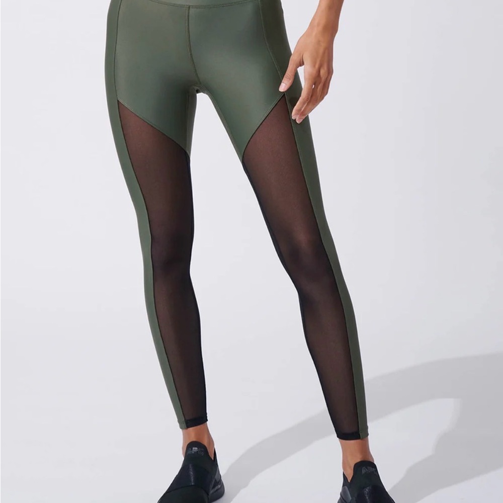 NWT. Heroine Sport Olive Green Leggings with Black Mesh Panels size L